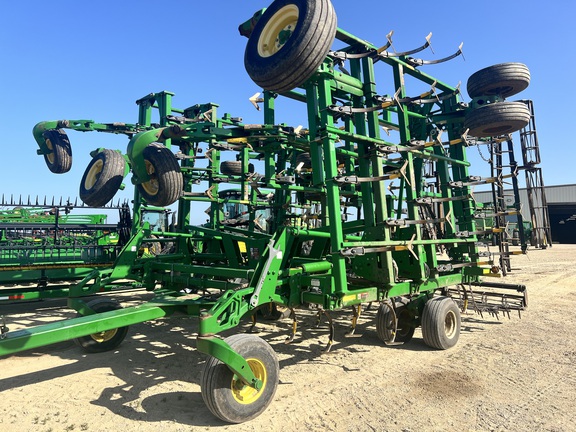 2012 John Deere 2210 Field Cultivator