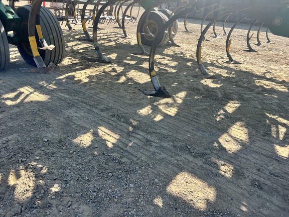 2012 John Deere 2210 Field Cultivator