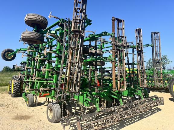 2012 John Deere 2210 Field Cultivator