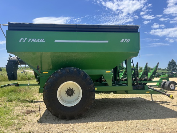 2023 E-Z Trail 870 Grain Cart