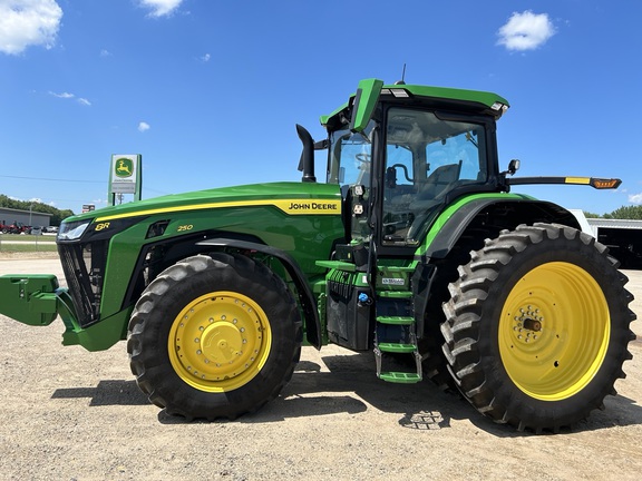 2024 John Deere 8R 250 Tractor