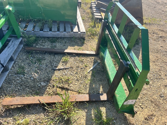 2016 Misc 42" Pallet Forks Misc