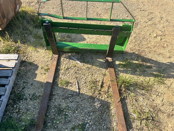 2016 Misc 42" Pallet Forks Misc