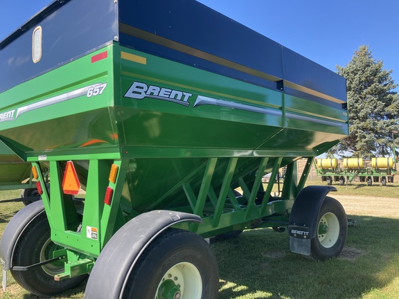 2015 Unverferth 657 Gravity Box