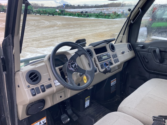 2022 John Deere XUV835R ATV