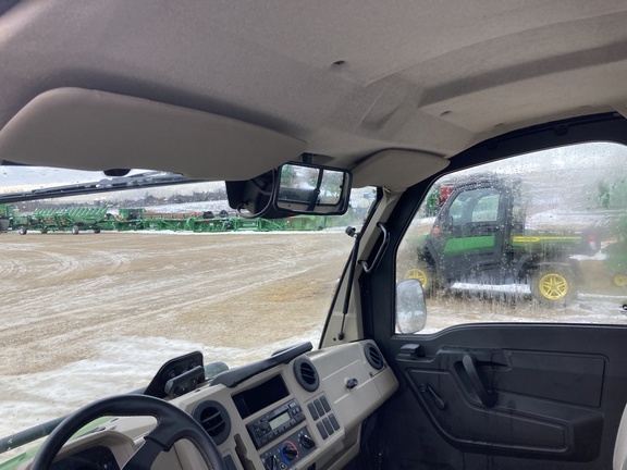 2022 John Deere XUV835R ATV