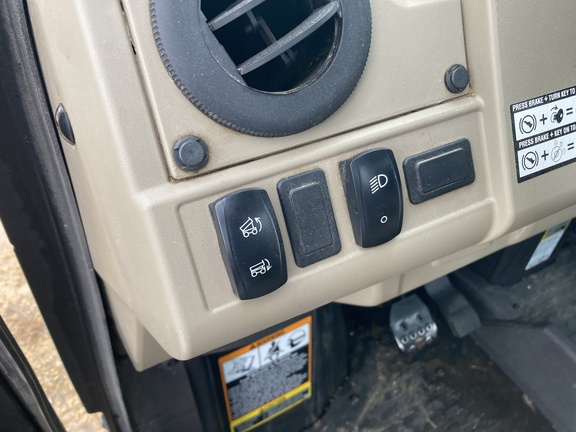 2022 John Deere XUV835R ATV