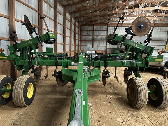 2021 John Deere 2100 Disk Ripper