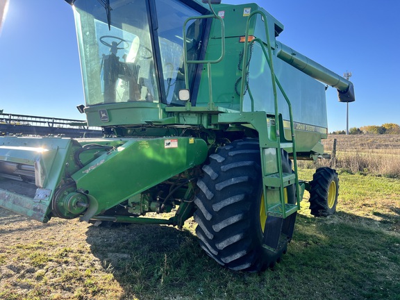1989 John Deere 9500 Combine