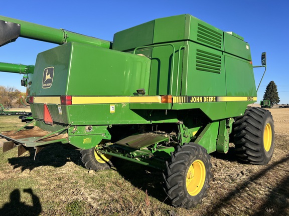 1989 John Deere 9500 Combine