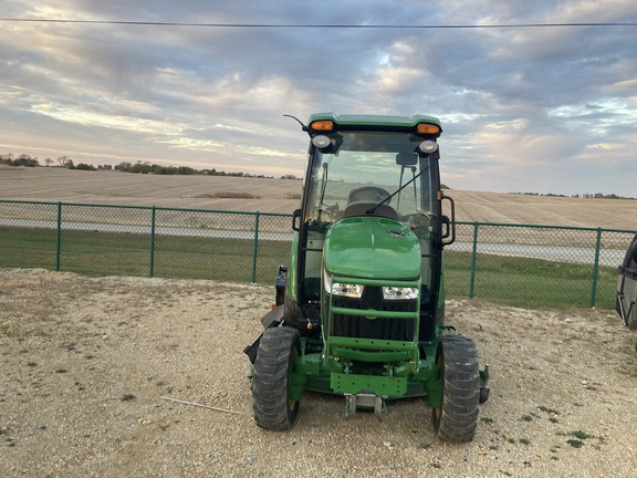 2019 John Deere 3046R Tractor Compact
