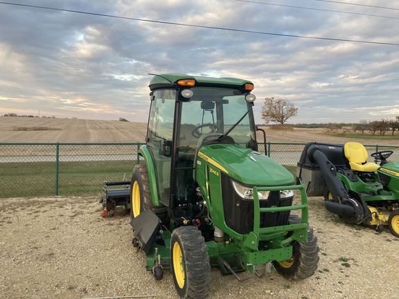2019 John Deere 3046R Tractor Compact