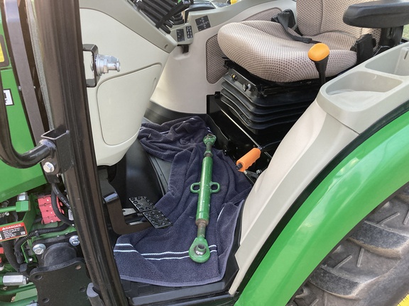 2019 John Deere 3046R Tractor Compact
