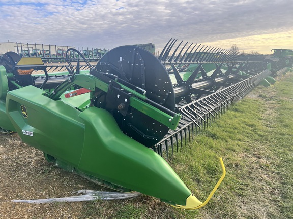 2024 John Deere RD40F Header Combine