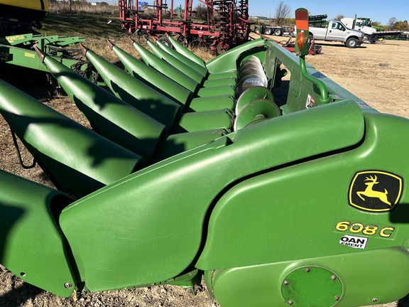 2010 John Deere 608C Header Corn Head