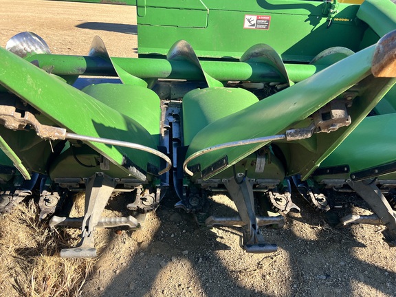 2010 John Deere 608C Header Corn Head