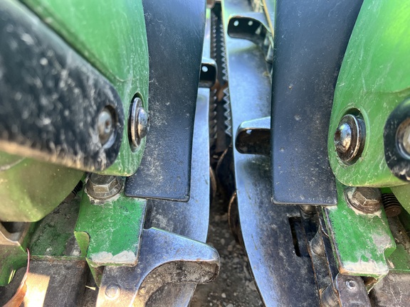 2010 John Deere 608C Header Corn Head