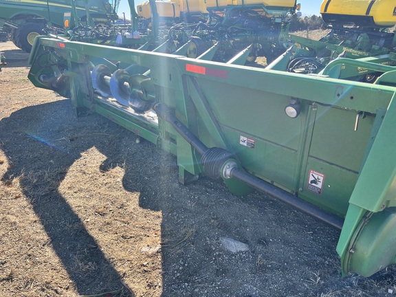 2010 John Deere 608C Header Corn Head