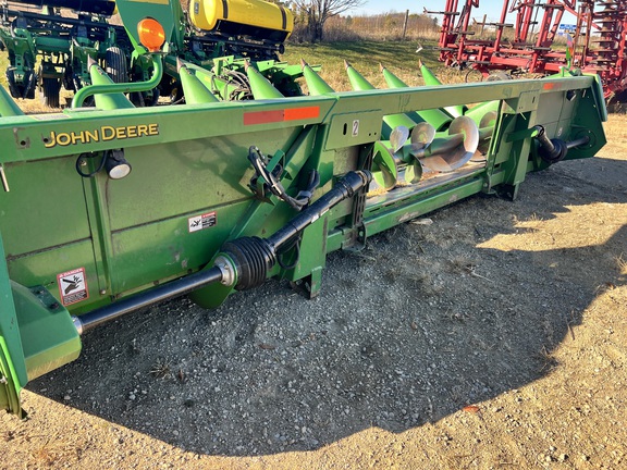 2010 John Deere 608C Header Corn Head