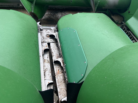 2014 John Deere 616C Header Corn Head