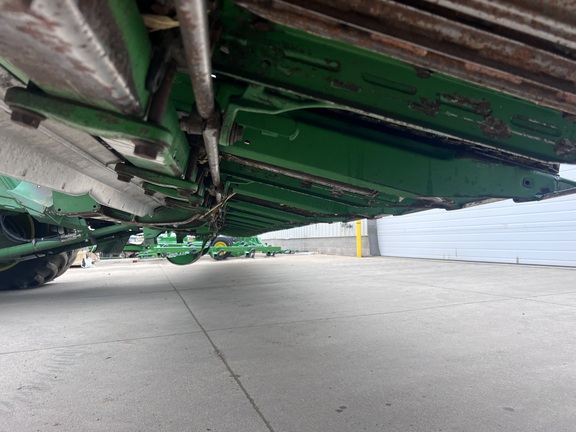 2014 John Deere 616C Header Corn Head
