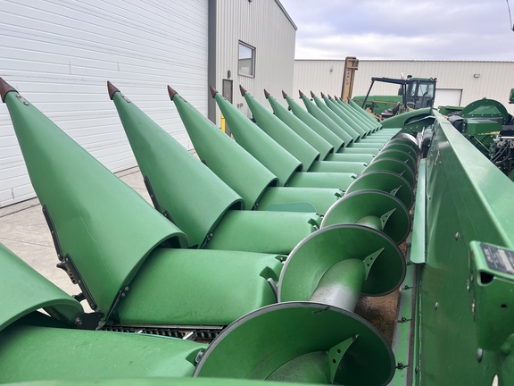 2014 John Deere 616C Header Corn Head