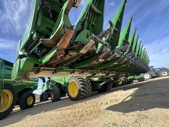 2014 John Deere 616C Header Corn Head