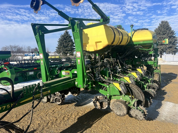 John Deere 1775NT Planter