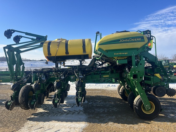 John Deere 1775NT Planter