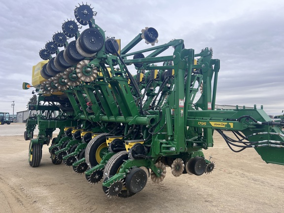 2022 John Deere 1795 Planter