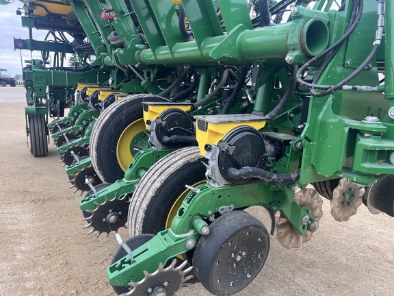 2022 John Deere 1795 Planter