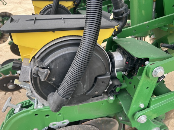 2022 John Deere 1795 Planter