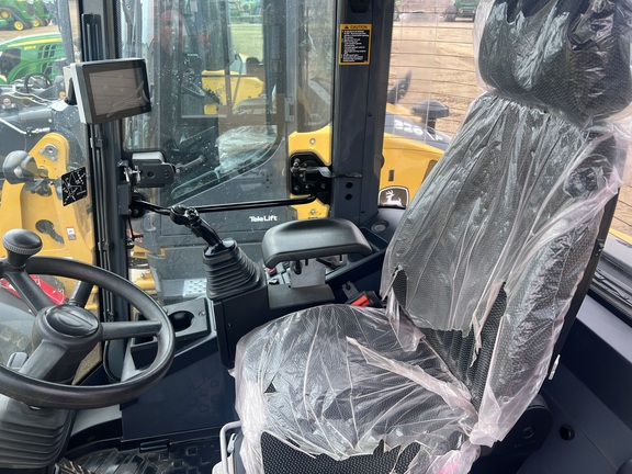 2020 John Deere 324L Compact Utility Loader