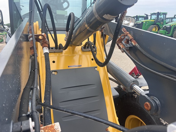 2023 John Deere 324L Compact Utility Loader