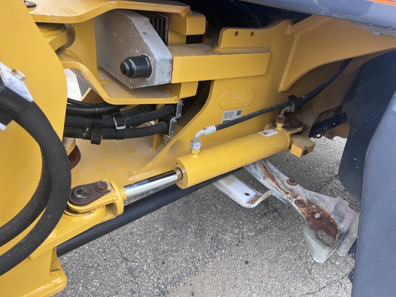 2023 John Deere 324L Compact Utility Loader