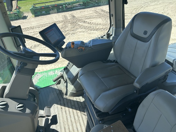 2024 John Deere 9RX 640 Tractor Rubber Track
