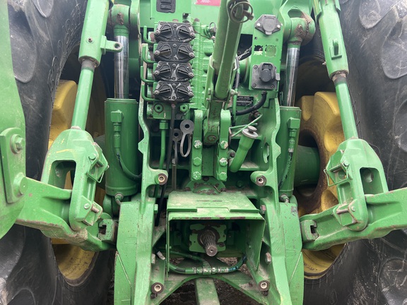2005 John Deere 8420 Tractor