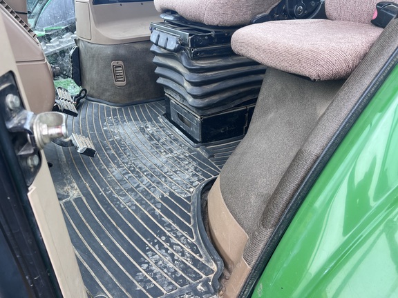 2005 John Deere 8420 Tractor