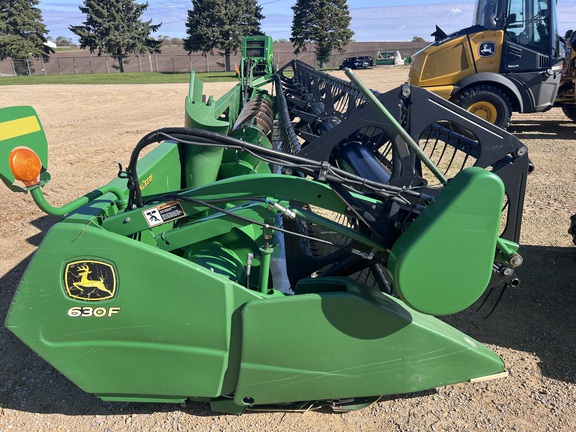2008 John Deere 630F Header Combine