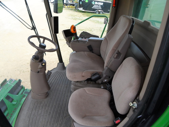 2015 John Deere S670 Combine