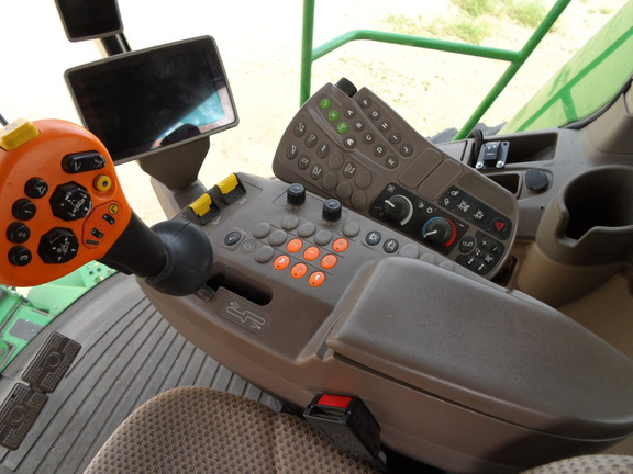 2015 John Deere S670 Combine
