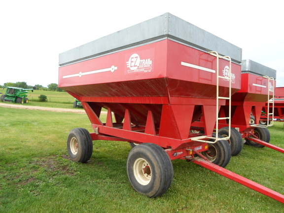E-Z Trail 3400 Gravity Box