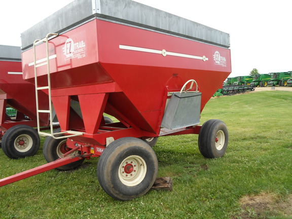 E-Z Trail 3400 Gravity Box
