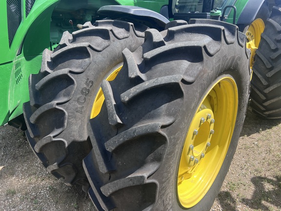 2015 John Deere 8370R Tractor