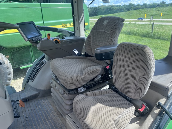 2015 John Deere 8370R Tractor