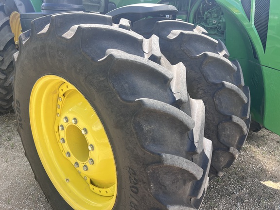 2015 John Deere 8370R Tractor