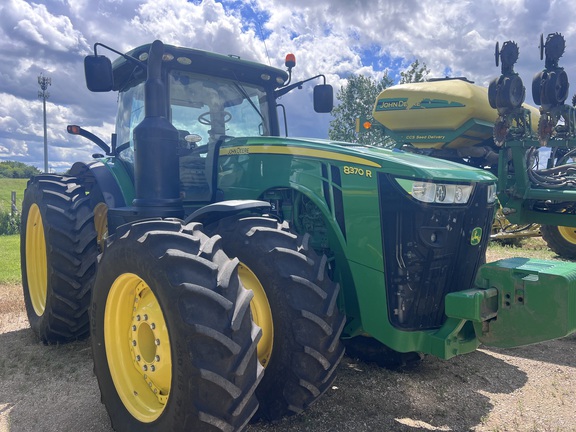 2015 John Deere 8370R Tractor