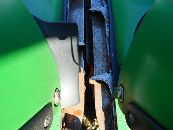 2016 John Deere 608C Header Corn Head