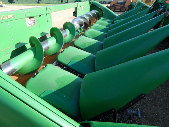 2016 John Deere 608C Header Corn Head
