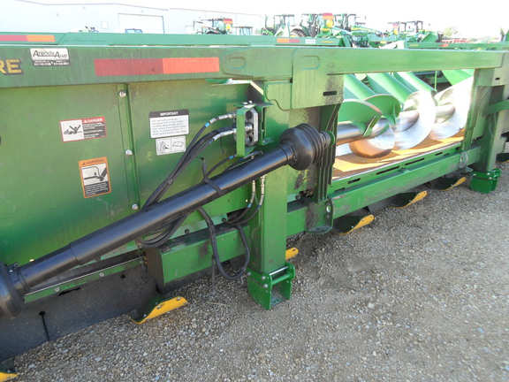 2016 John Deere 608C Header Corn Head
